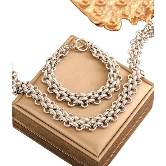 Beautiful Necklace Bracelet Set - Picture 1 of 4